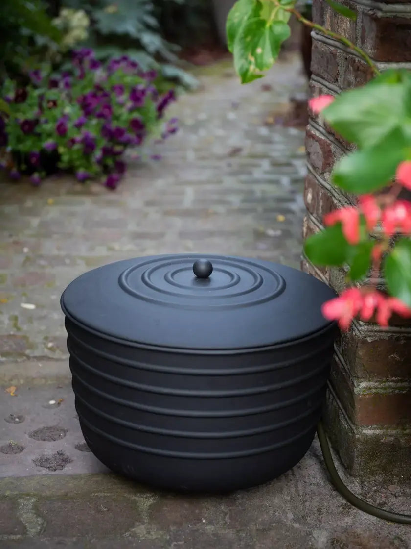 Matte Black Ribbed Hose Pot with Lid